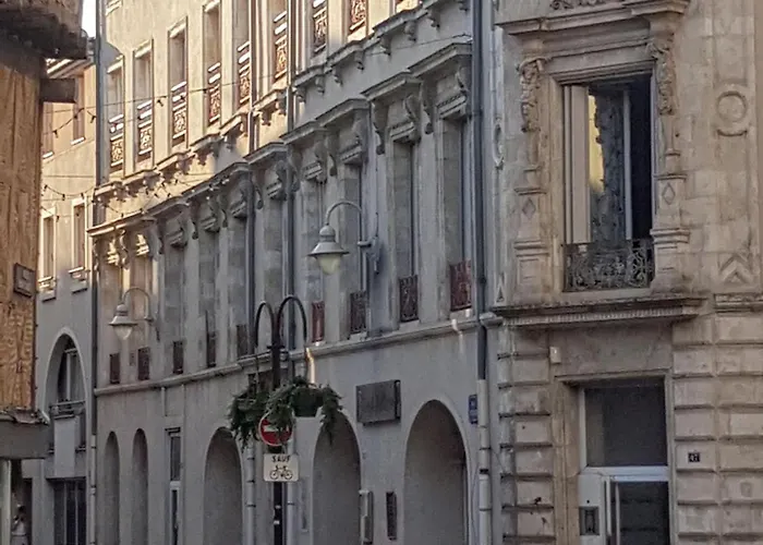 Appartement T1 Bis - Centre Historique-tres Calme-terrasse